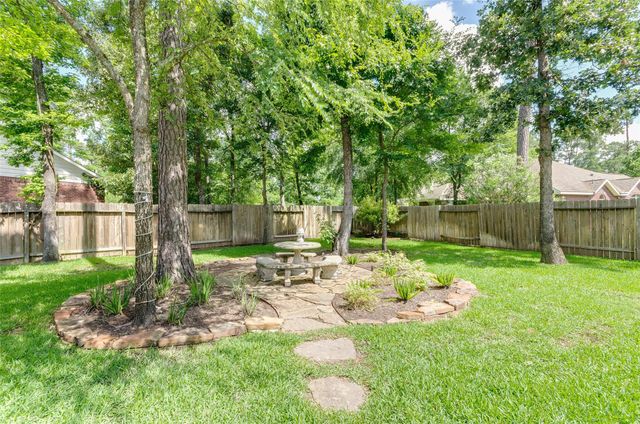 10 Caelin Court, The Woodlands, TX 77382