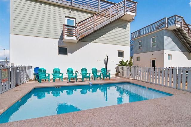 310 E 10th St 6, Port Aransas, TX 78373