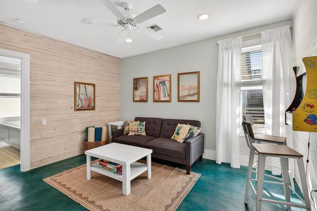 310 E 10th St 6, Port Aransas, TX 78373