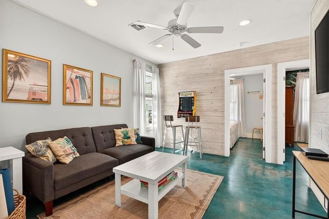 310 E 10th St 6, Port Aransas, TX 78373