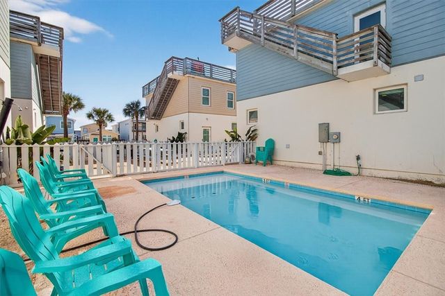 310 E 10th St 6, Port Aransas, TX 78373