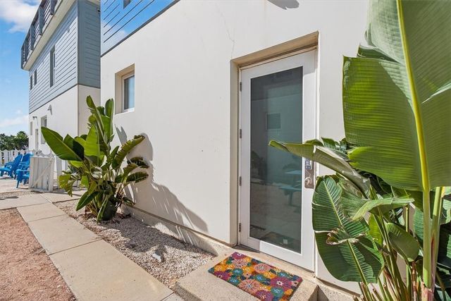 310 E 10th St 6, Port Aransas, TX 78373