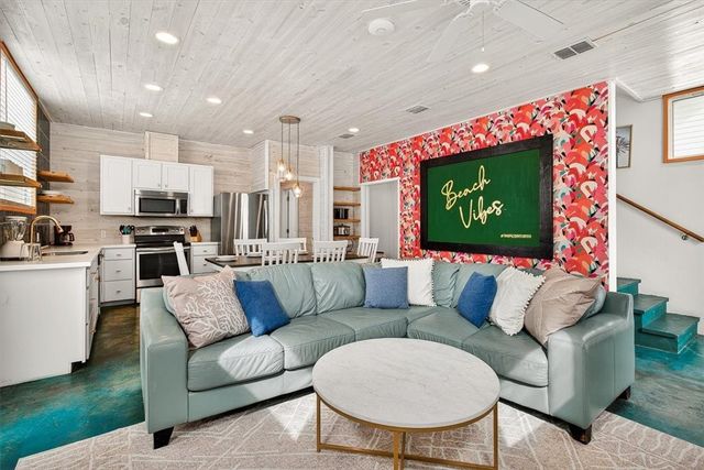 310 E 10th St 6, Port Aransas, TX 78373