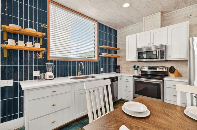 310 E 10th St 6, Port Aransas, TX 78373