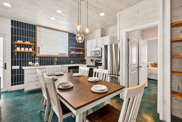 310 E 10th St 6, Port Aransas, TX 78373