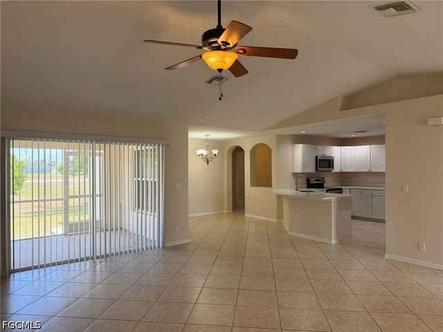 3527 NE 19th PL, Cape Coral, FL 33909