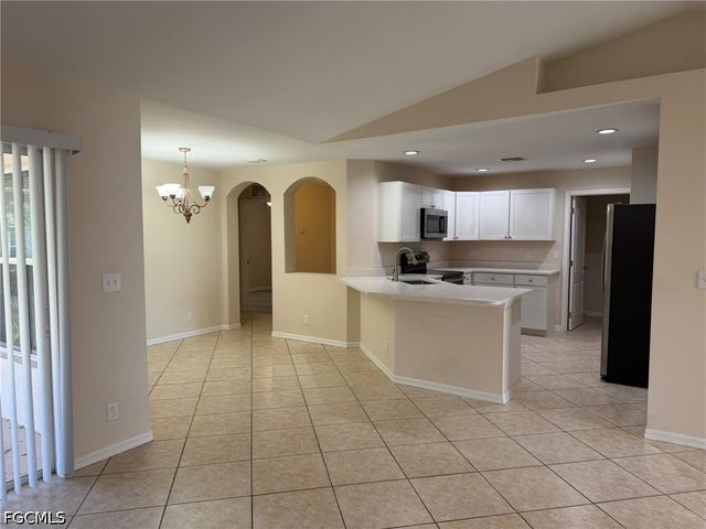3527 NE 19th PL, Cape Coral, FL 33909