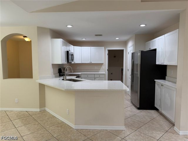 3527 NE 19th PL, Cape Coral, FL 33909