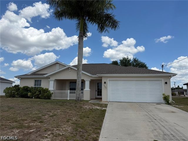 3527 NE 19th PL, Cape Coral, FL 33909