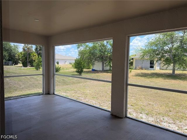 3527 NE 19th PL, Cape Coral, FL 33909