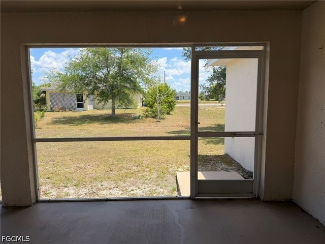 3527 NE 19th PL, Cape Coral, FL 33909