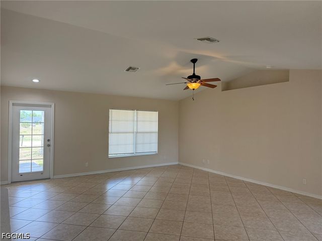 3527 NE 19th PL, Cape Coral, FL 33909