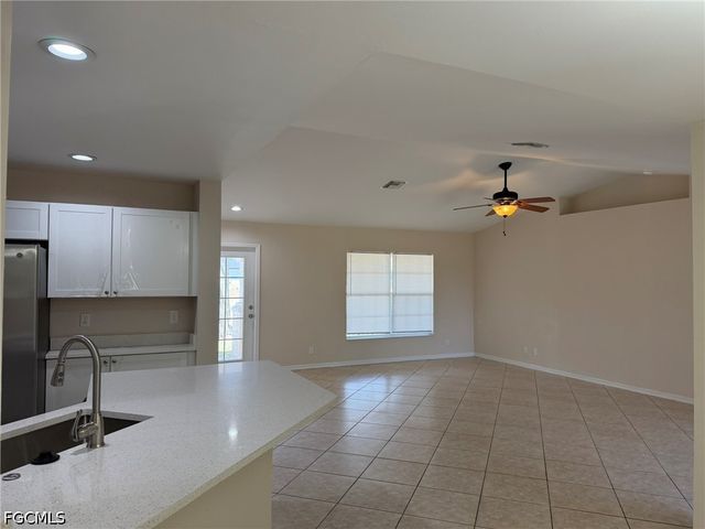 3527 NE 19th PL, Cape Coral, FL 33909