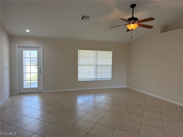 3527 NE 19th PL, Cape Coral, FL 33909