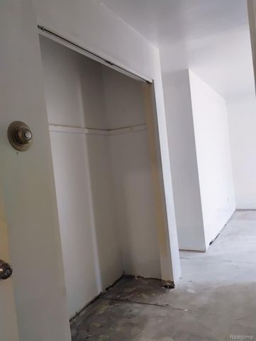 22100 Dante Street, Oak Park, MI 48237