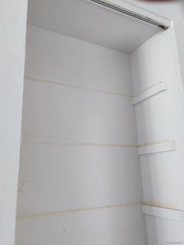 22100 Dante Street, Oak Park, MI 48237