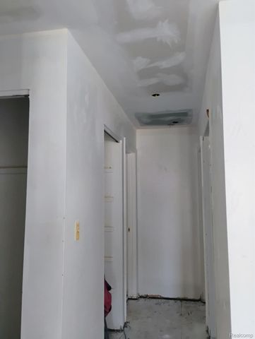 22100 Dante Street, Oak Park, MI 48237