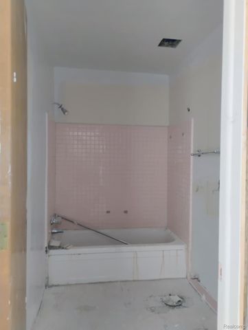 22100 Dante Street, Oak Park, MI 48237