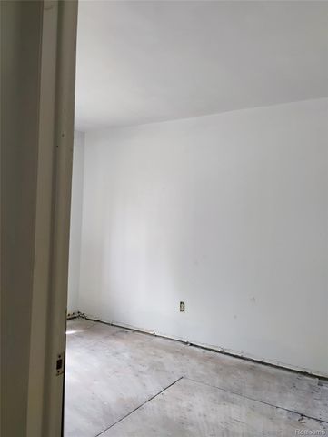 22100 Dante Street, Oak Park, MI 48237