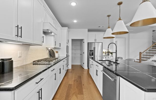 907 Bur Oak Rd, Lebanon, TN 37090