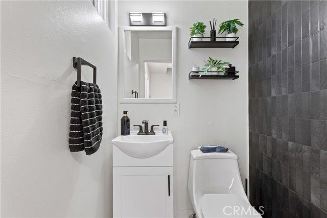 4427 Camero Avenue, Los Angeles, CA 90027