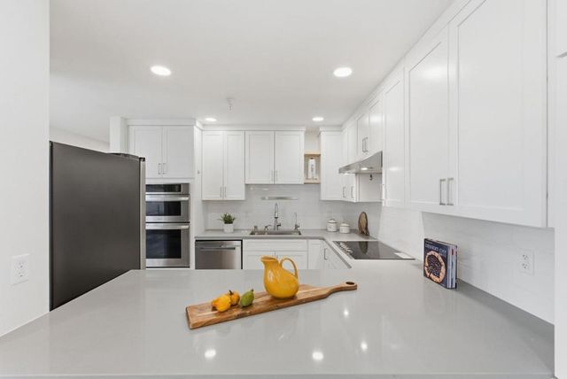 601 Leahy Street 301, Redwood City, CA 94061