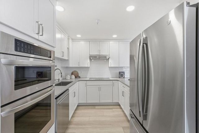 601 Leahy Street 301, Redwood City, CA 94061