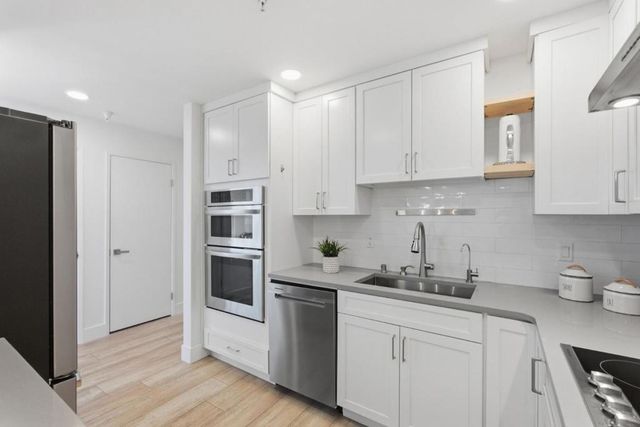 601 Leahy Street 301, Redwood City, CA 94061