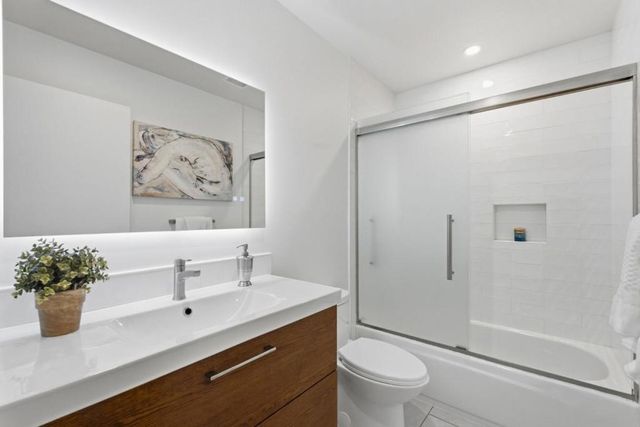 601 Leahy Street 301, Redwood City, CA 94061