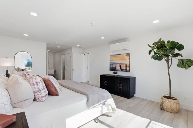 601 Leahy Street 301, Redwood City, CA 94061