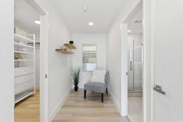 601 Leahy Street 301, Redwood City, CA 94061