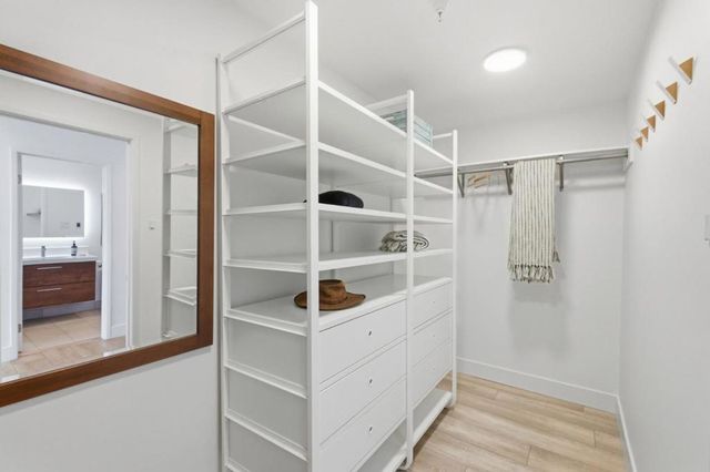 601 Leahy Street 301, Redwood City, CA 94061