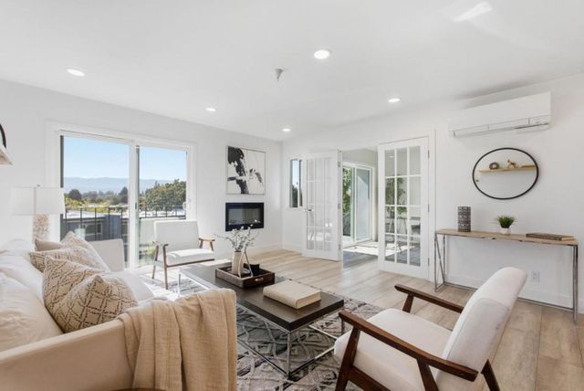 601 Leahy Street 301, Redwood City, CA 94061