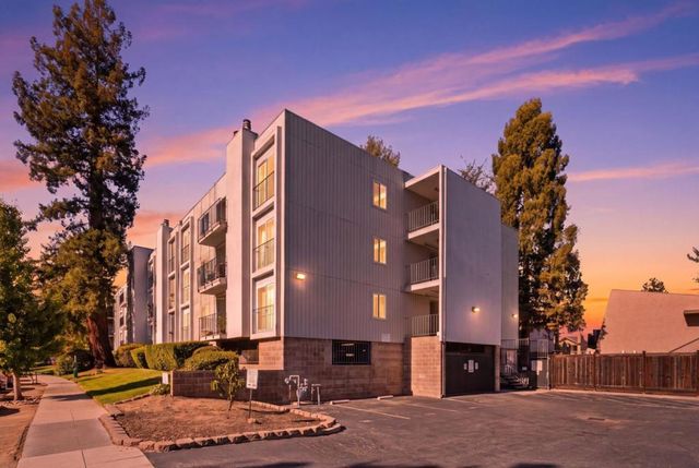 601 Leahy Street 301, Redwood City, CA 94061