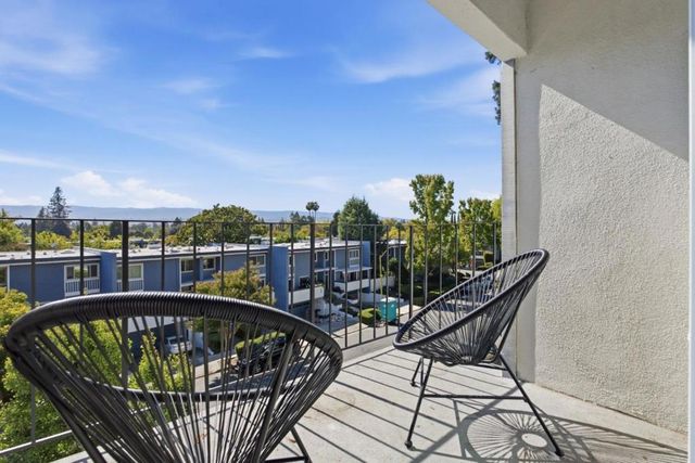 601 Leahy Street 301, Redwood City, CA 94061