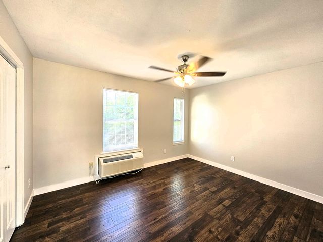 4810 W Tarkio Street, Springfield, MO 65802