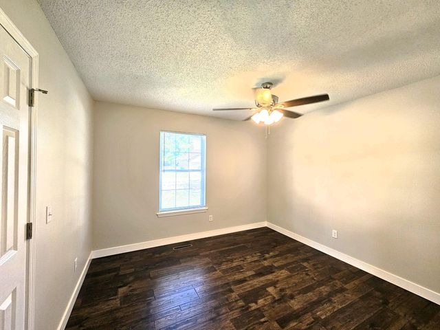 4810 W Tarkio Street, Springfield, MO 65802