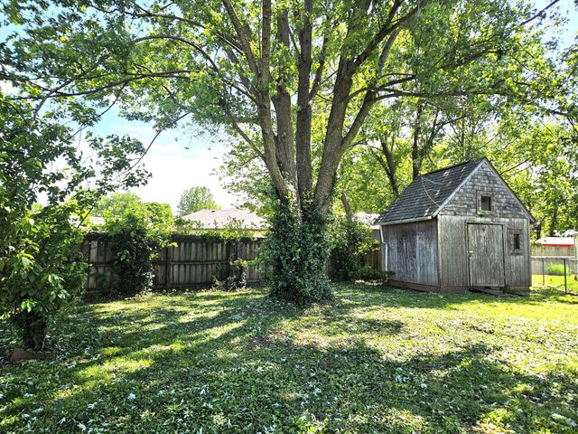 4810 W Tarkio Street, Springfield, MO 65802