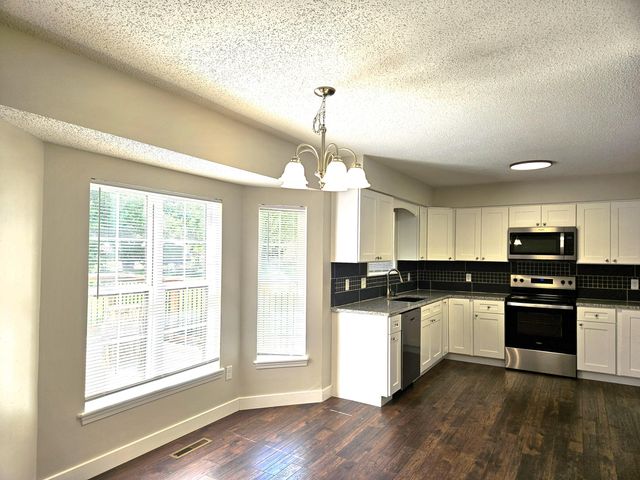 4810 W Tarkio Street, Springfield, MO 65802