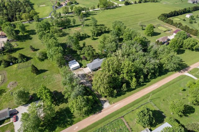 5200 E EAGLE RIDGE RD, Columbia, MO 65201