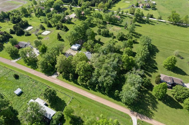 5200 E EAGLE RIDGE RD, Columbia, MO 65201