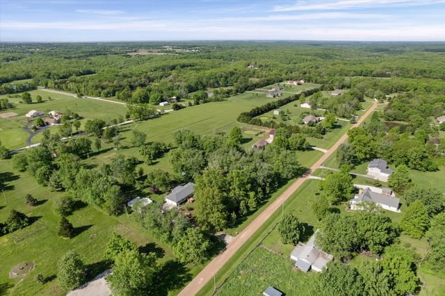 5200 E EAGLE RIDGE RD, Columbia, MO 65201