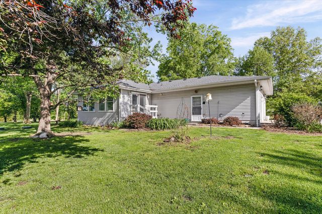 5200 E EAGLE RIDGE RD, Columbia, MO 65201