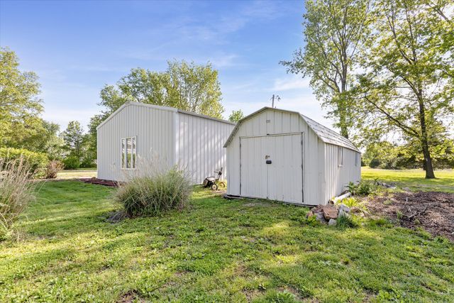 5200 E EAGLE RIDGE RD, Columbia, MO 65201