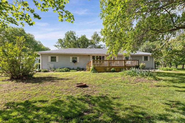 5200 E EAGLE RIDGE RD, Columbia, MO 65201