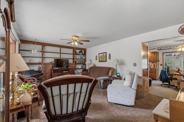 5200 E EAGLE RIDGE RD, Columbia, MO 65201