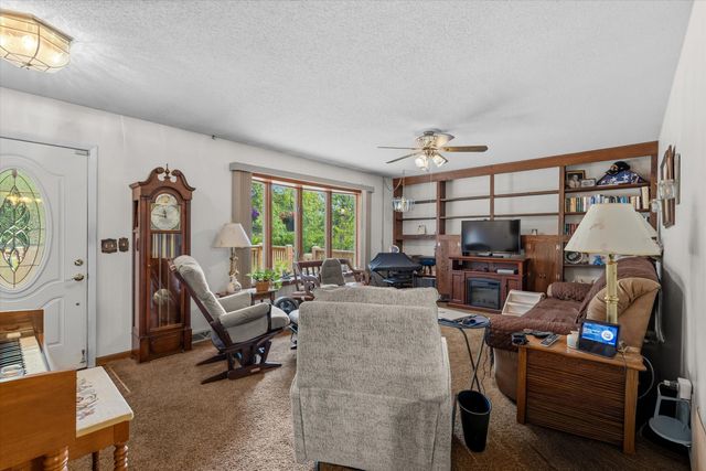 5200 E EAGLE RIDGE RD, Columbia, MO 65201