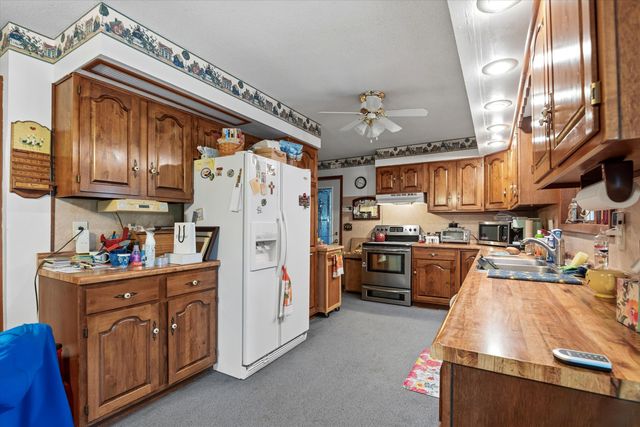 5200 E EAGLE RIDGE RD, Columbia, MO 65201
