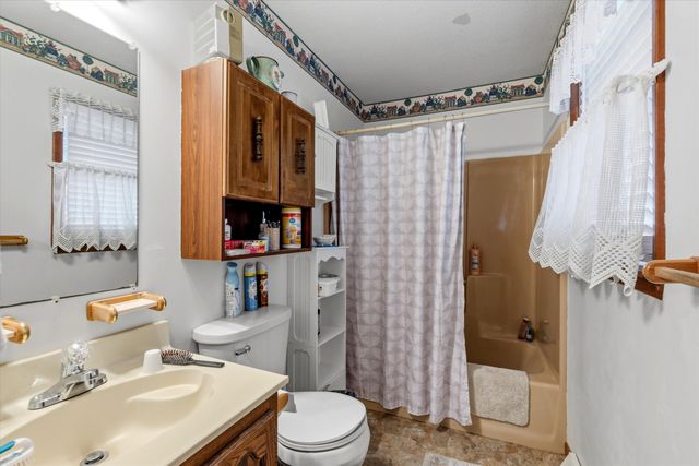 5200 E EAGLE RIDGE RD, Columbia, MO 65201