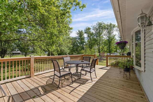 5200 E EAGLE RIDGE RD, Columbia, MO 65201